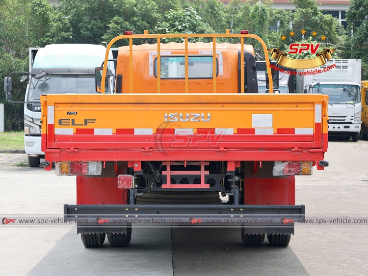 4X2 ISUZU Truck - Rear Side View